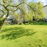 Semesterbostad No. 7 *