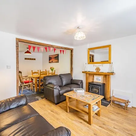 No. 7 Holiday home Spark Bridge